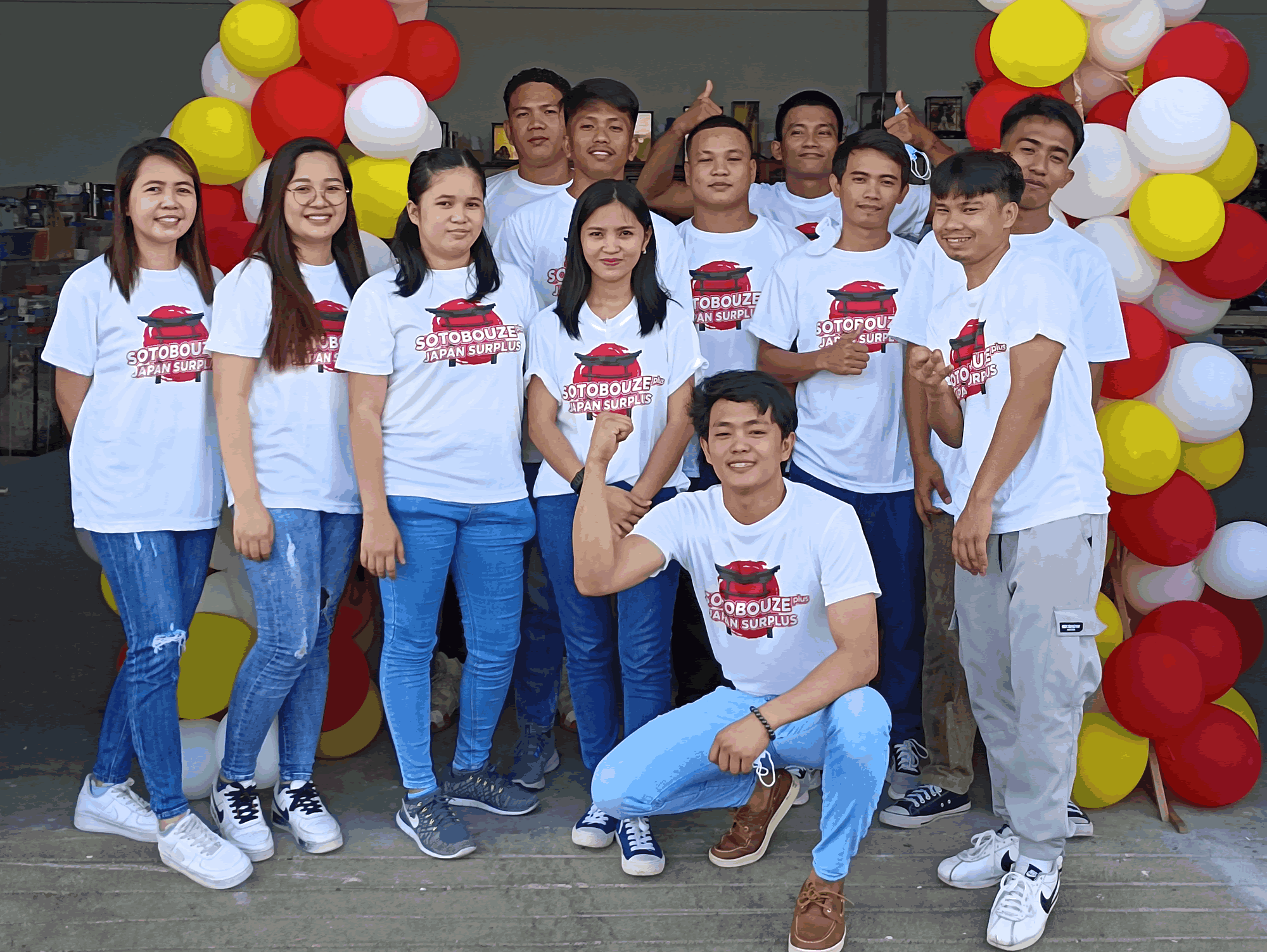 SOTOBOUZE CAVITEオークション会場のスタッフ